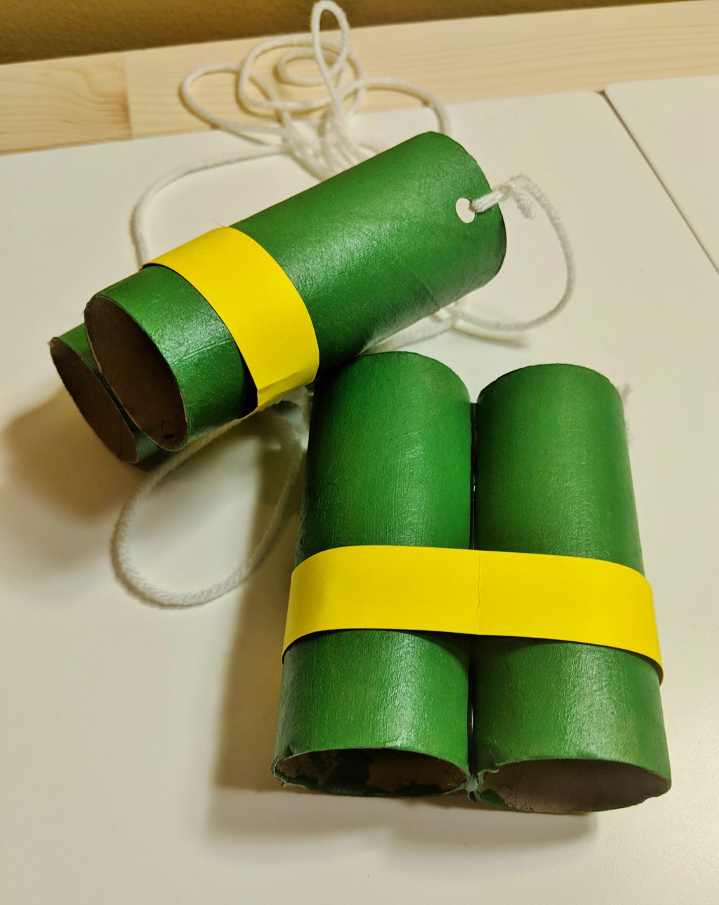 Cardboard Tube Binoculars Raising Hooks