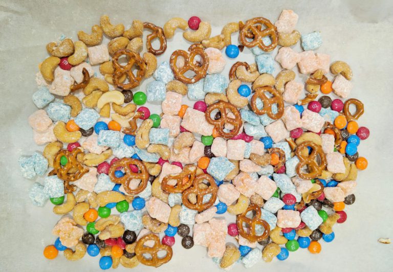 Unicorn Chex Mix Raising Hooks