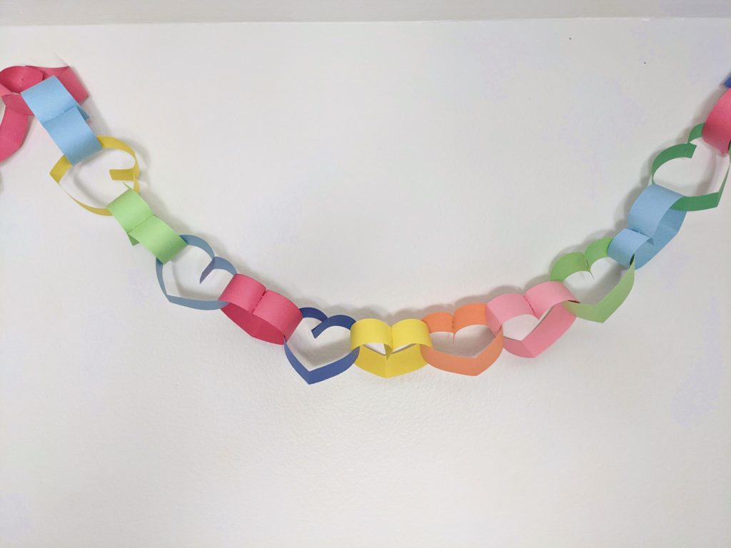 Valentine's Day Paper Chain - Raising Hooks